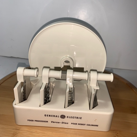 Vintage GE Versa-Disc Food Processor Accessory Kit AD-1 Blender Slicer Shredder - Picture 4 of 4